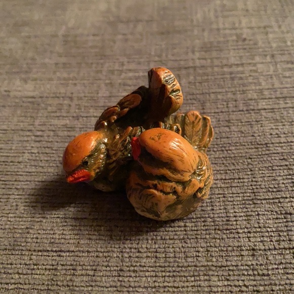 Nuzzling Cardinals Resin Mini Figurine Made in Taiwan TT-71 - Picture 2 of 9